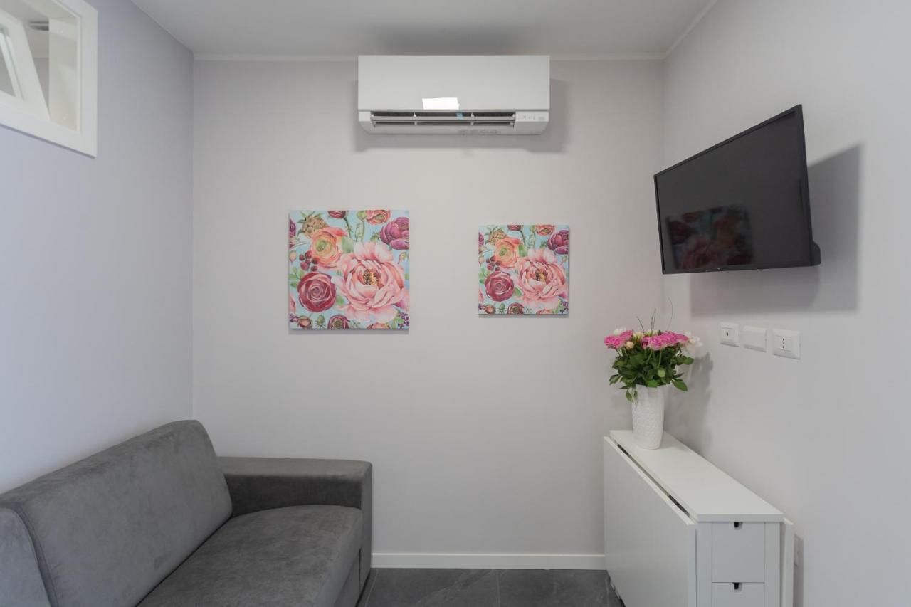 Sant'Agostino Apartments By Rent All Como Exterior photo